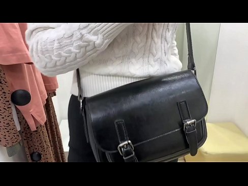 ❤️ Masturbim publik i kurvës së re FeralBerry me një dildo në dhomën e montimit ️❌ Super pornografi në sq.chengchengsm4.top